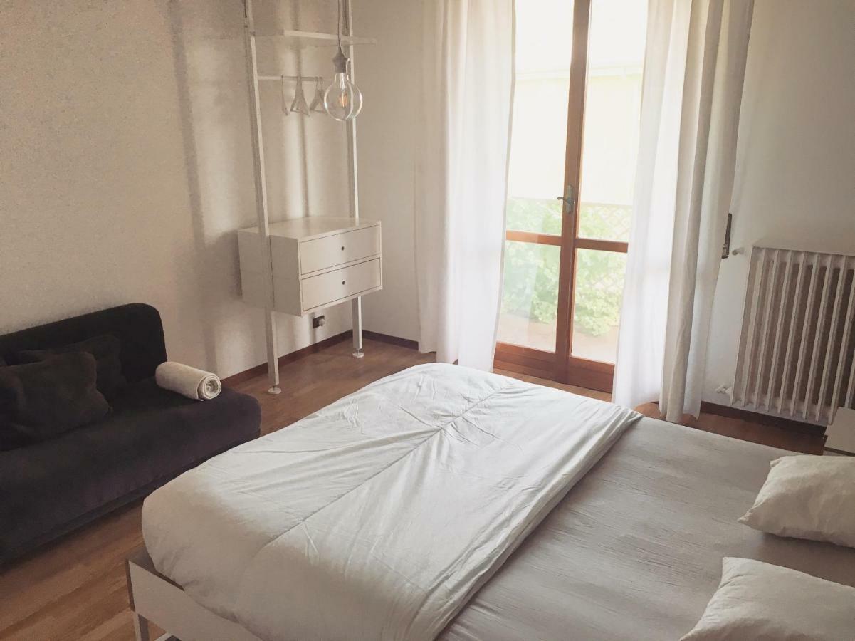 Sunny Family Apartment In Villa - Humanitas Forum Ieo Pieve Emanuele Exterior foto